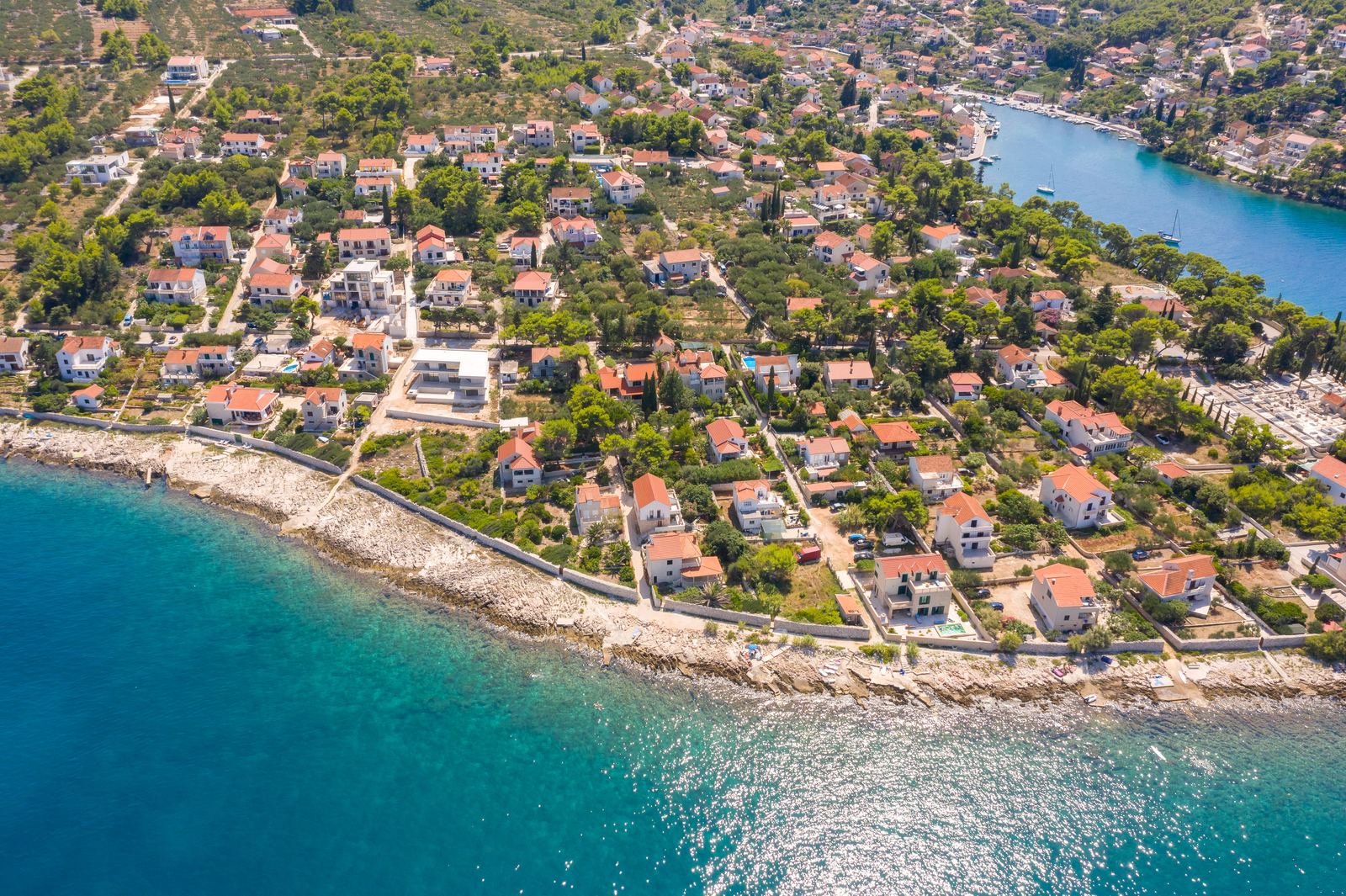 Splitska coastline from above